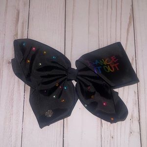 Jojo dance bow